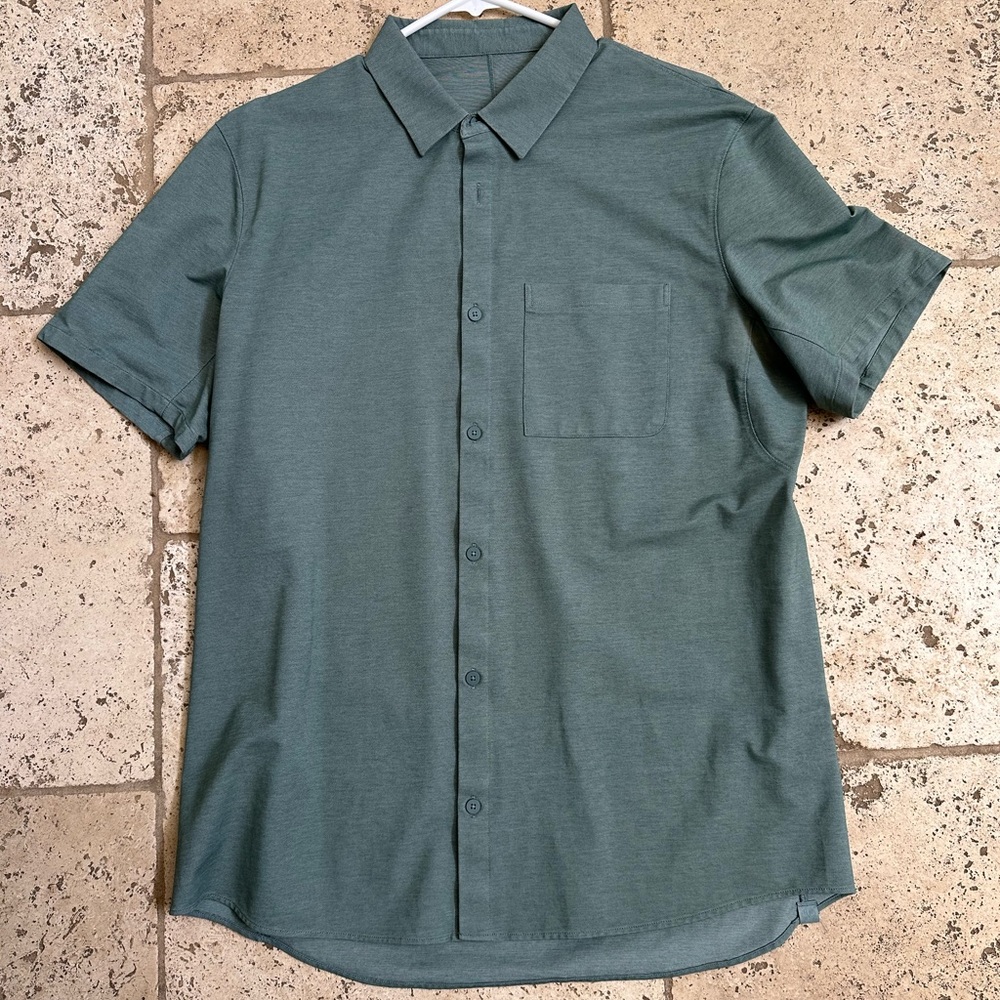 Lululemon green polo